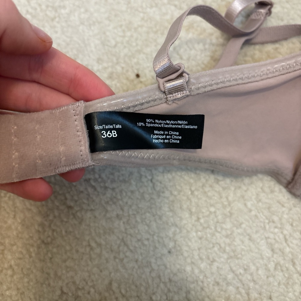 Seamless Tan Strapless Bra - Picture 2 of 3